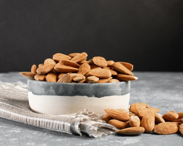 Çiğ Badem İçi (Yerli)