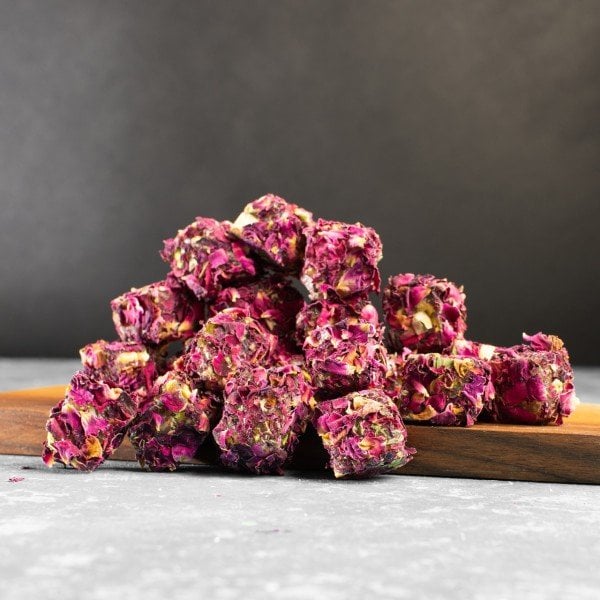 Gül Yapraklı Antep Fıstıklı Lokum