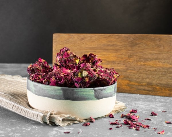 Gül Yapraklı Antep Fıstıklı Lokum